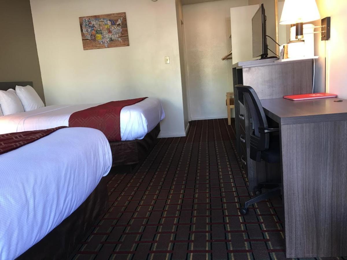 Econo Lodge Downtown Колорадо Спрингс Екстериор снимка
