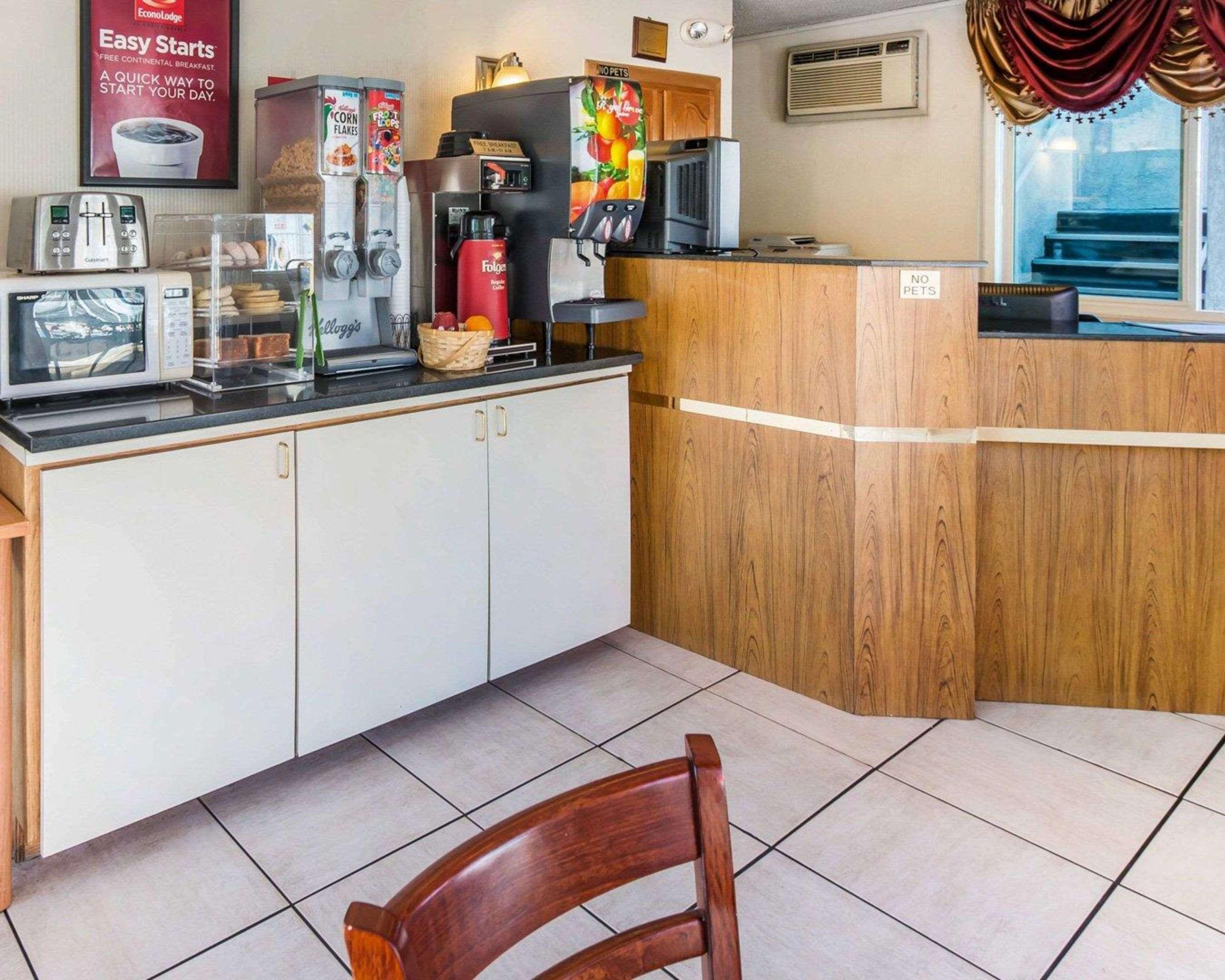 Econo Lodge Downtown Колорадо Спрингс Екстериор снимка