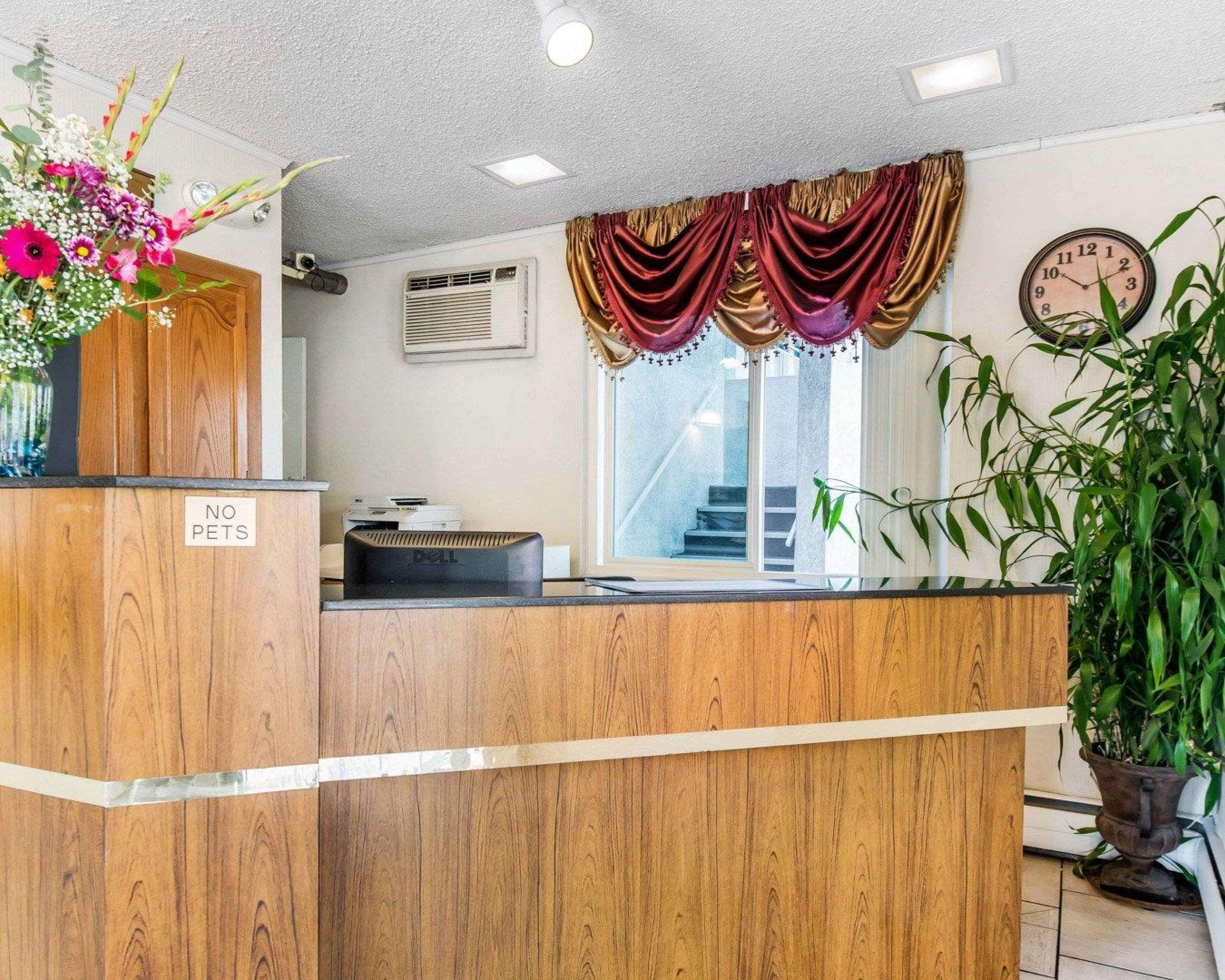 Econo Lodge Downtown Колорадо Спрингс Екстериор снимка