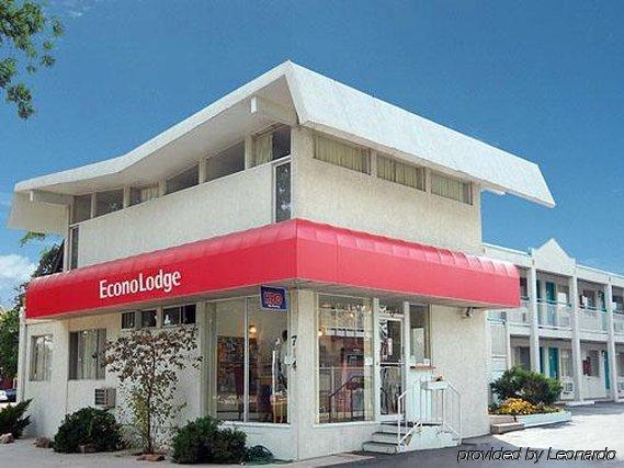 Econo Lodge Downtown Колорадо Спрингс Екстериор снимка