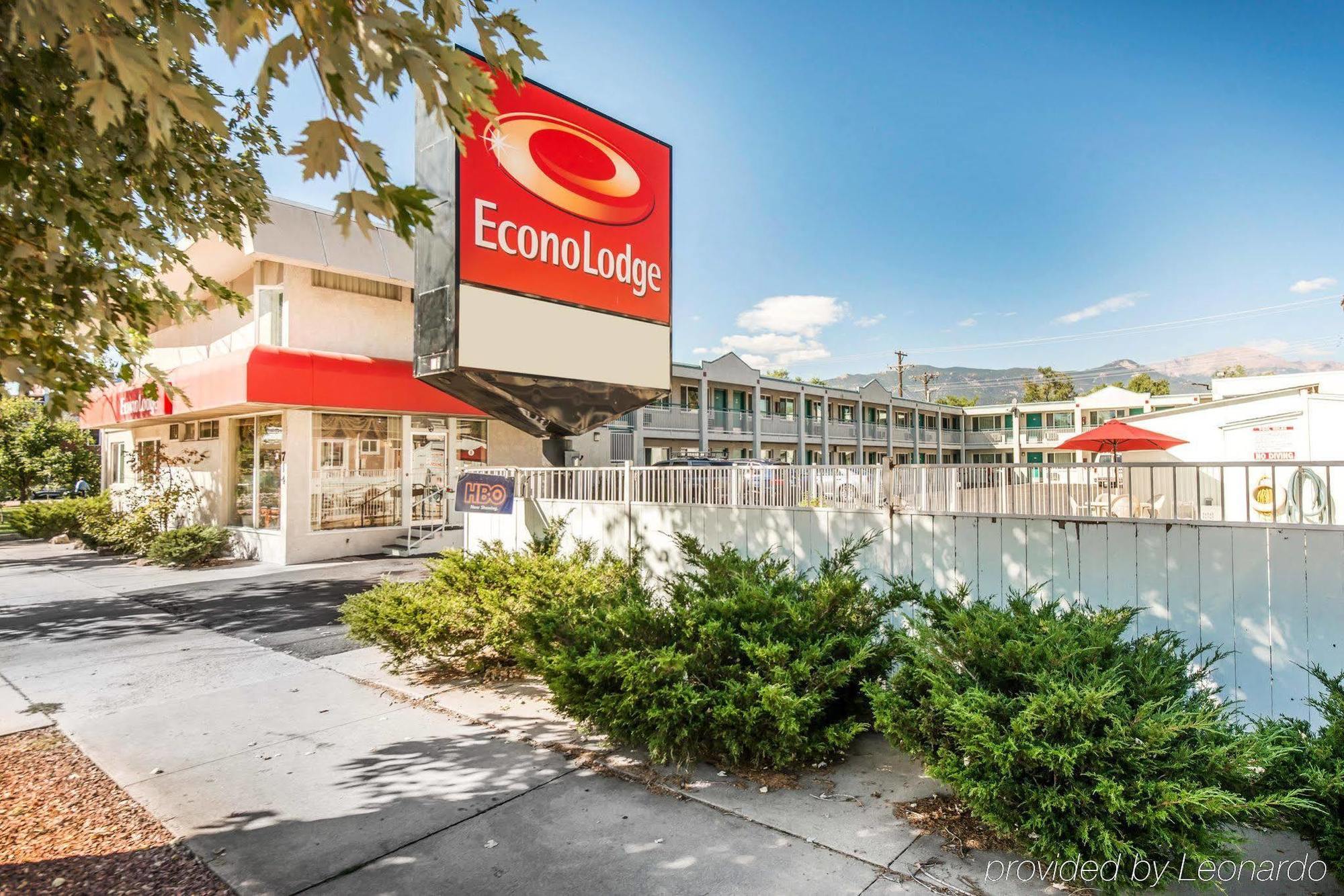 Econo Lodge Downtown Колорадо Спрингс Екстериор снимка