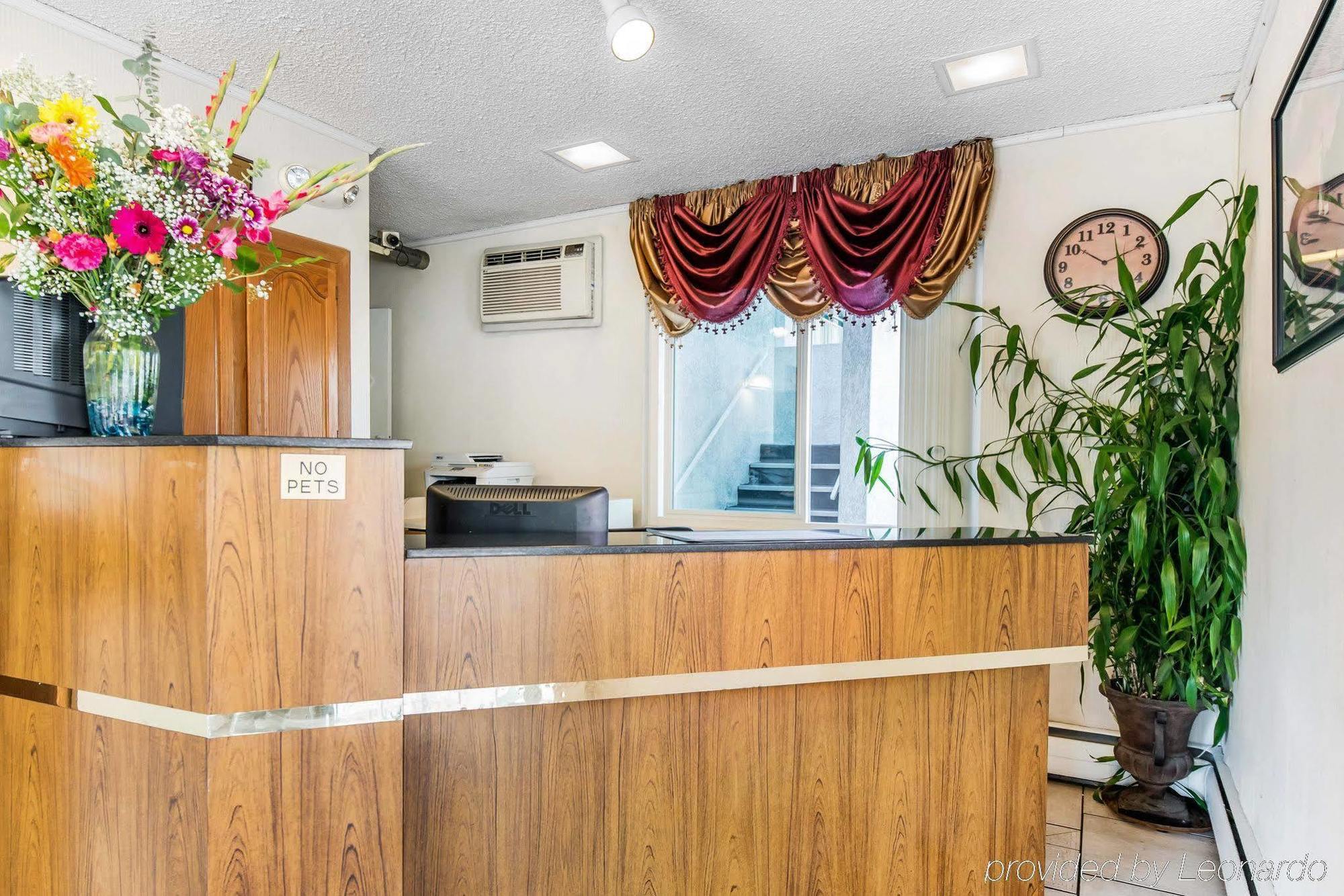 Econo Lodge Downtown Колорадо Спрингс Екстериор снимка